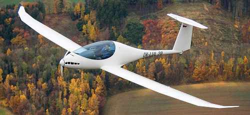 O moto-planador chinês EViva pode voar a até 220 km/h (Divulgação)