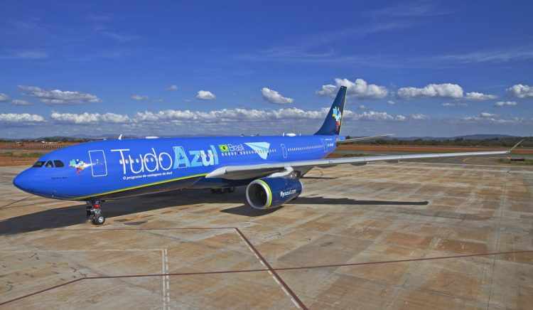 Airbus A330 "Big Blue Bus" (Gianfranco Beting/Azul)