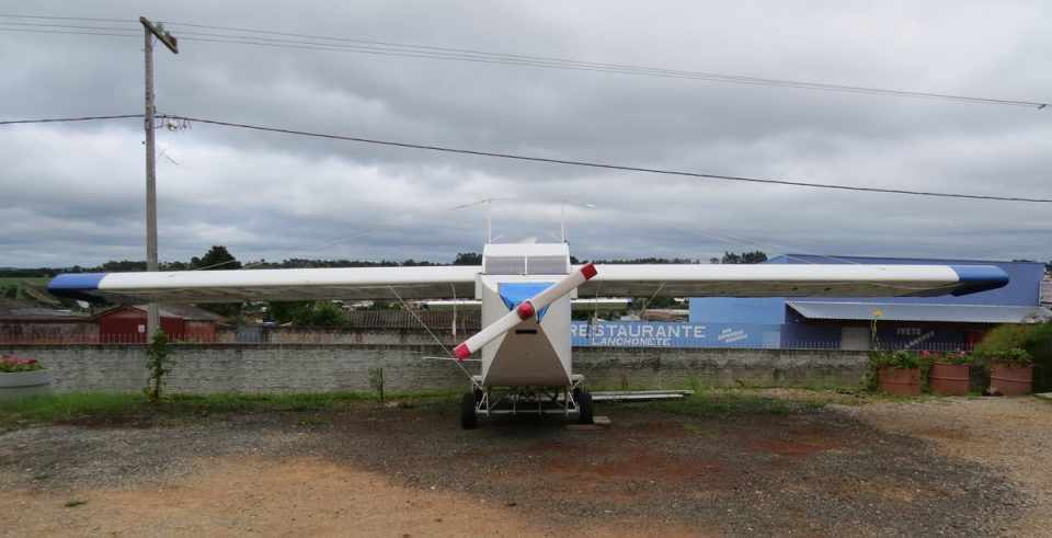 O avião do padre Albino tem motor de VW Santana (Jornal da Manhã)