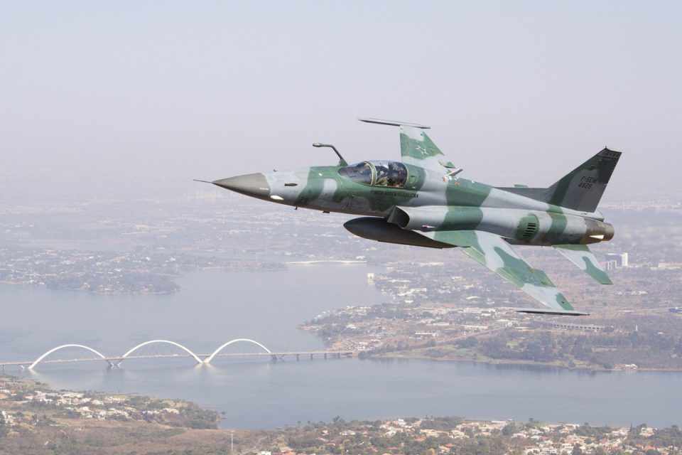 O Northrop F-5, que pode voar a cerca de 1.700 km/h, é operado pela FAB desde 1973 (FAB)