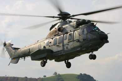 O helicóptero H-36 Caracal pode transportar até 20 soldados (FAB)