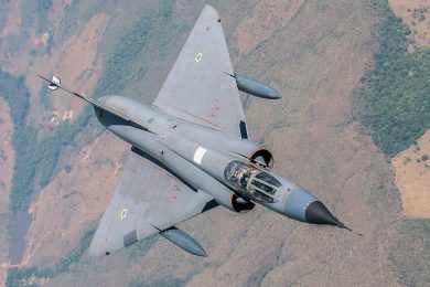 O caça francês Mirage III foi o primeiro avião supersônico em operação no Brasil (FAB)