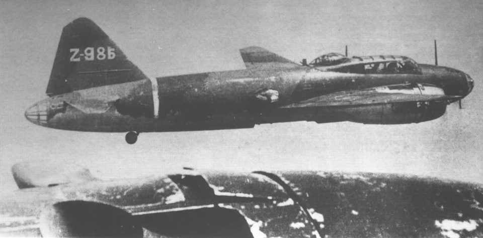 Os bombardeiros Mitsubishi G4M "Betty" também era utilizado como transporte de pessoal (Domínio Público)
