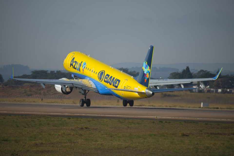 Embraer E195 "Canarinho Azul" (Gianfranco Beting/Azul)