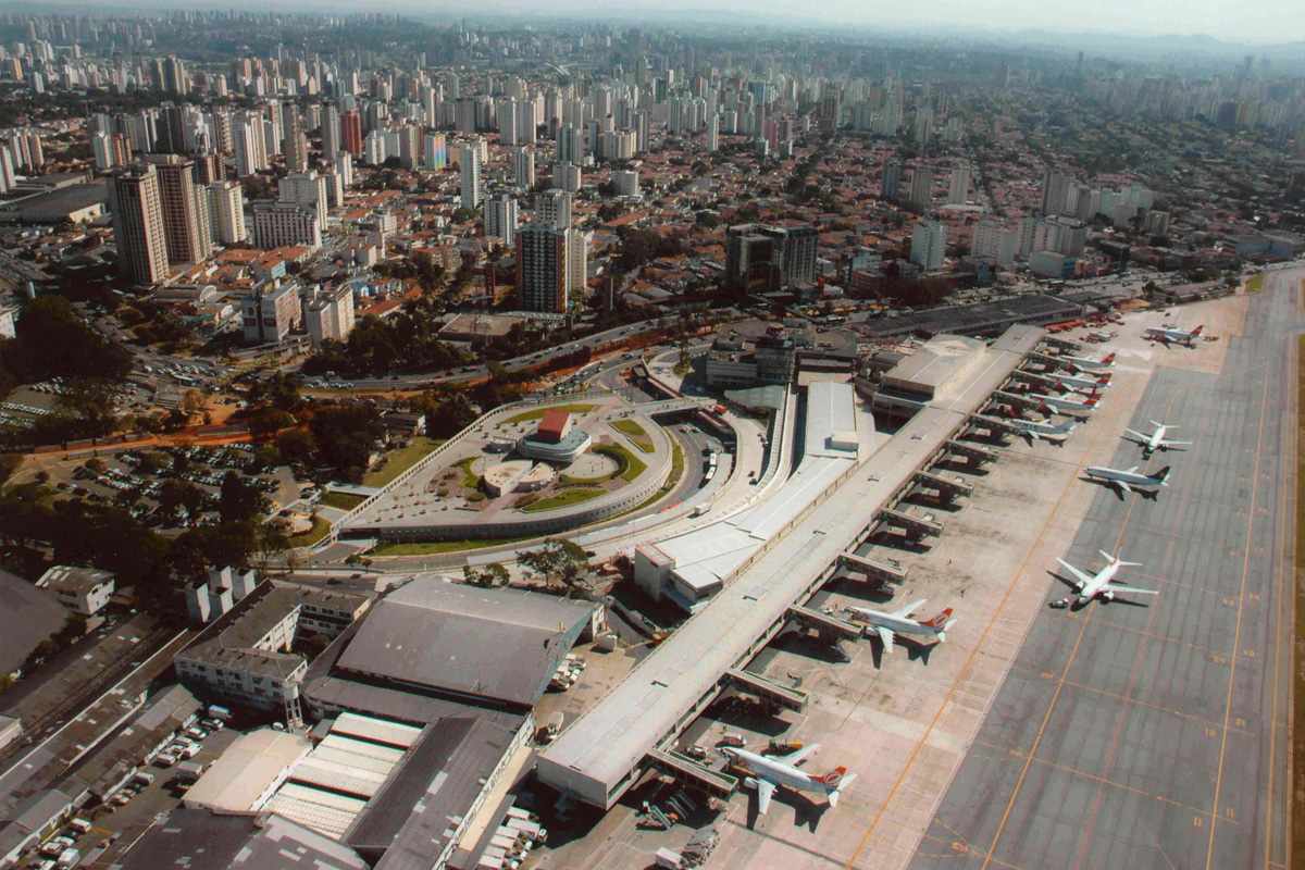 O aeroporto de Congonhas recebe mais de 500 pousos e decolagens todos os dias (Infraero)