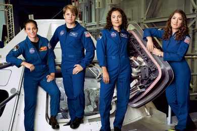 As candidatas a astronauta têm no currículo experiência com jatos de combate e exploração no Polo Sul (Reprodução/Glamour)