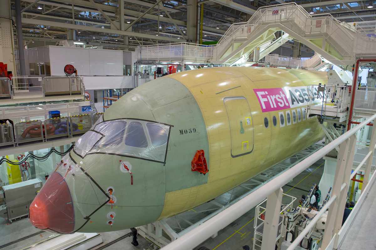 A Airbus uniu nesta semana as partes da fuselagem do primeiro A350-1000 (Airbus)