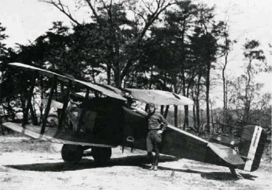 Avião-Câmera: as gravações eram feitas a partir de um biplano Thomas Morse MB-3