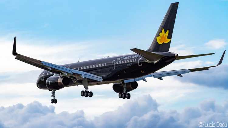 O Boeing 757 usado na viagem pertence à operadora alemã TCS (foto: Lucio Daou)