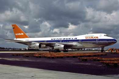 A Viasa chegou a ter vários widebodies em sua frota, incluindo o DC-10 e o 747 (foto)