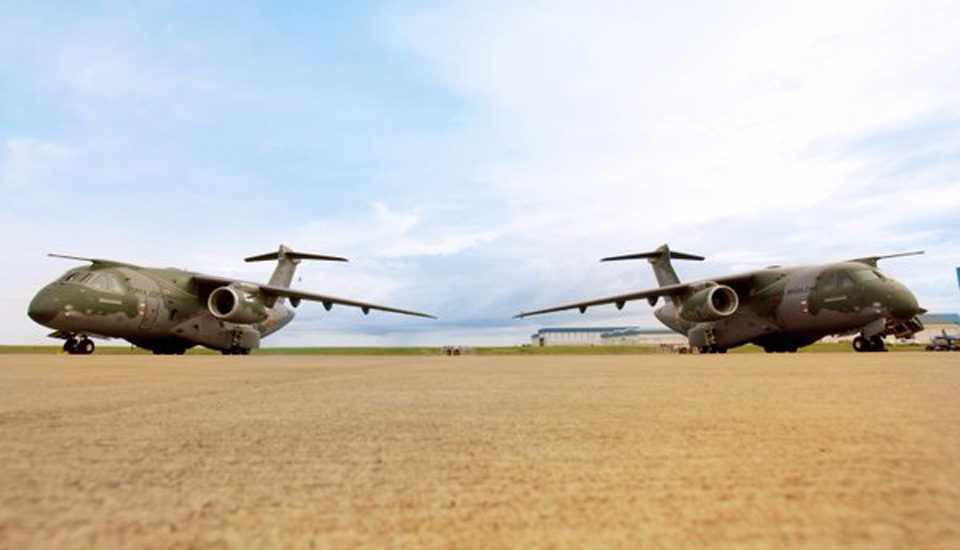 O programa KC-390 prevê a construção de apenas dois protótipos (Embraer/Twitter)