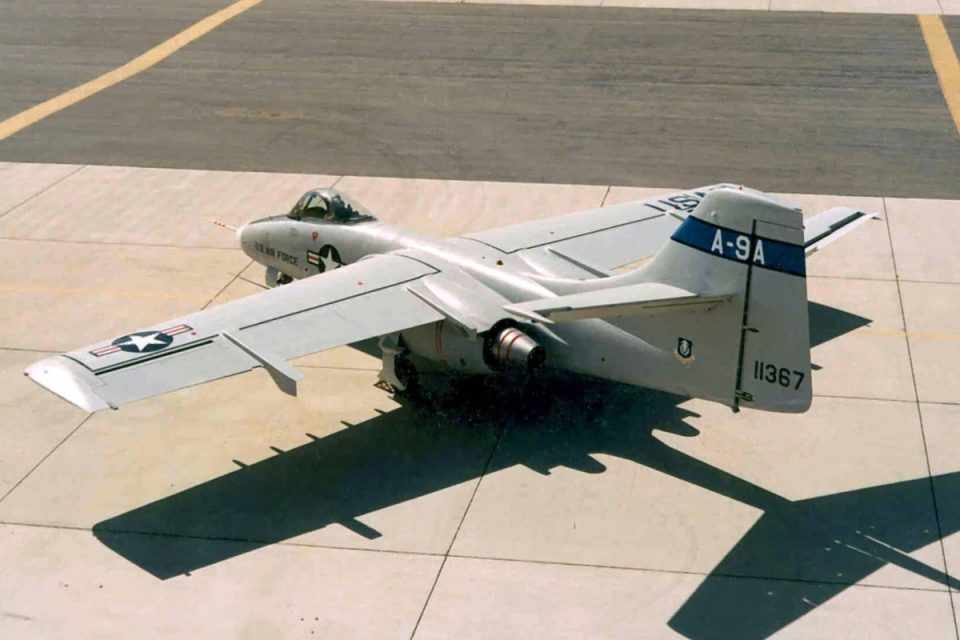 A ousadia do rival A-10 matou o convencional YA-9, da Northrop