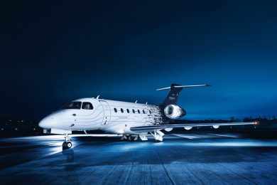 O Legacy 500 pode voar com até 12 passageiros (Embraer)