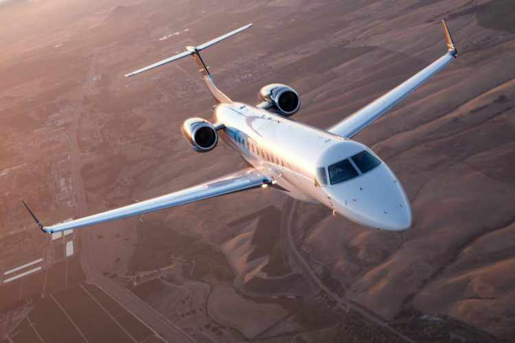 O Legacy 650 pode transportar até 19 ocupantes (Embraer)