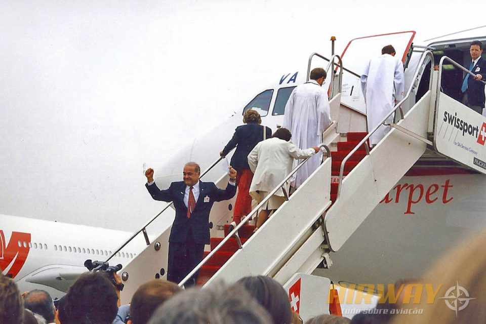 Comandante Rolim celebra a chegada dos A330, em 1998 (Airway)