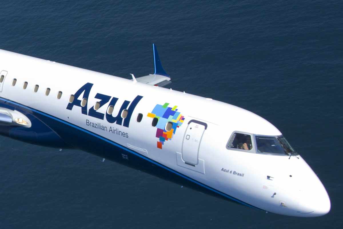 A Azul Cargo Express aproveita a capacidade do porões no aviões da Azul em voos com passageiros (Azul)