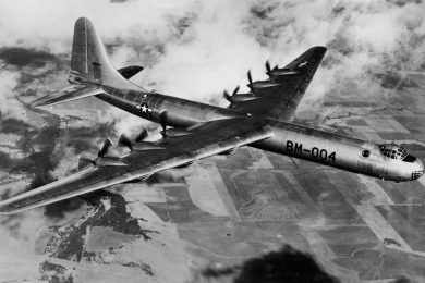 Gigante da Guerra Fria: O B-36 tinha 70 metros de envergadura e 10 motores (Domínio Público)