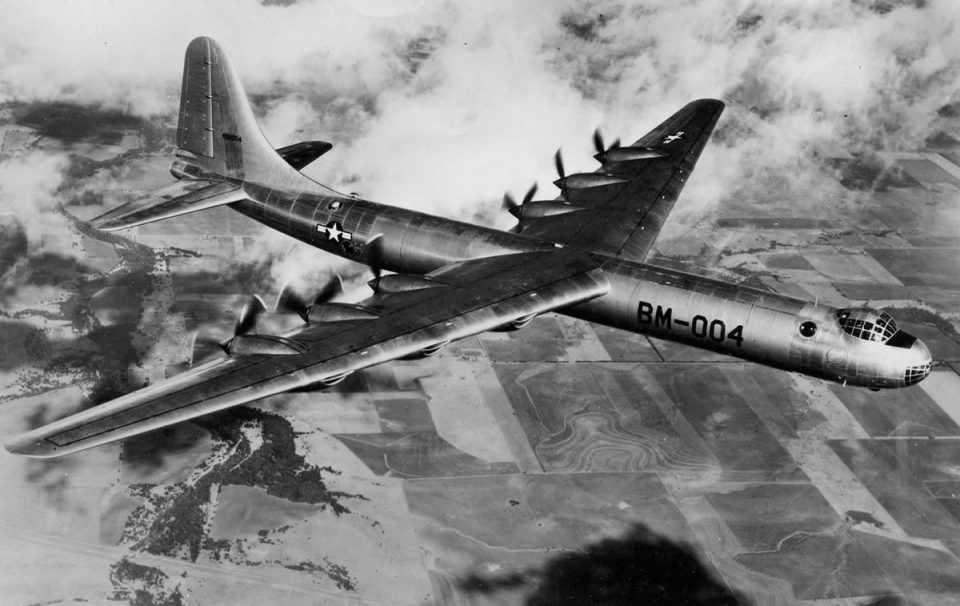 Gigante da Guerra Fria: O B-36 tinha 70 metros de envergadura e 10 motores (Domínio Público)