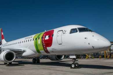 TAP troca Fokker 100 por jatos Embraer E190