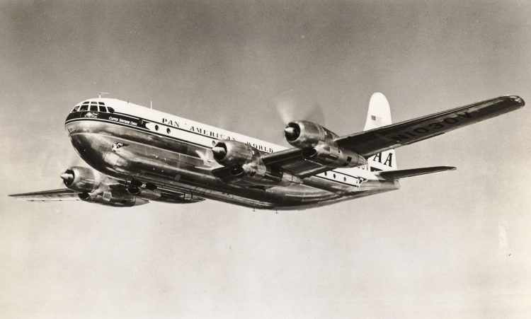 O 377 Stratocruiser foi um dos últimos grandes aviões comerciais com motores a pistão (Domínio Público)