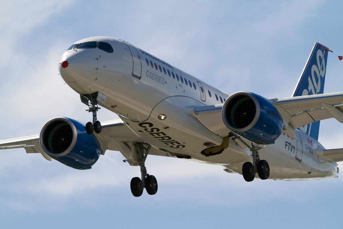 O Bombardier CS100 pode ser configurado com até 130 assentos (Bombardier Aerospace)