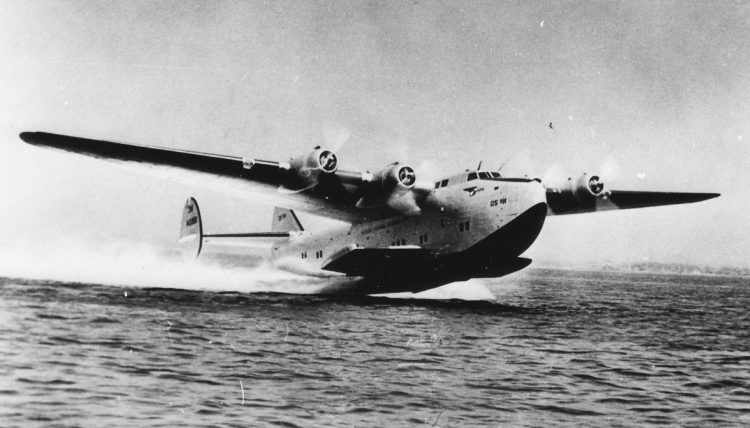 O hidroavião comercial Boeing 314 Clipper podia voar de um continente para o outro (Domínio Público)