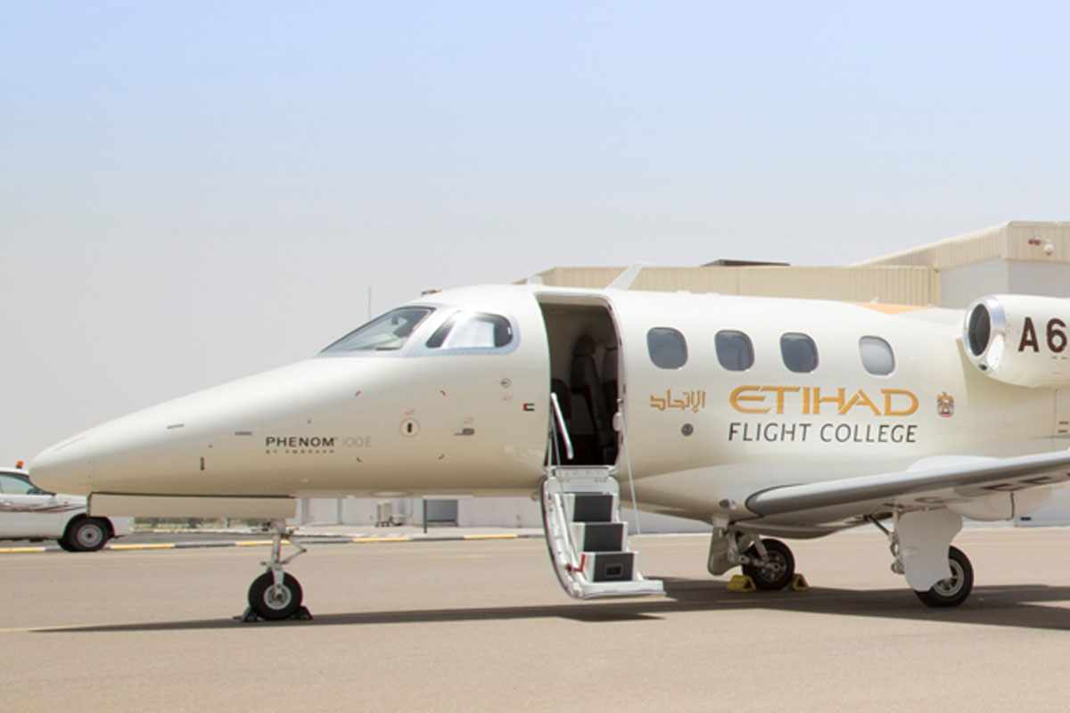 Avião-escola: o Phenom 100E possui as mesmas tecnologias de grandes jatos, o que facilita a transição dos 'cadetes' (Embraer)