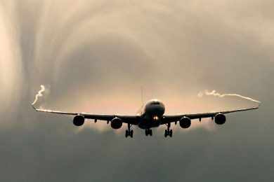 Incidentes com turbulências custam às companhias aéreas cerca de US$ 100 milhões ao ano (wikimedia)
