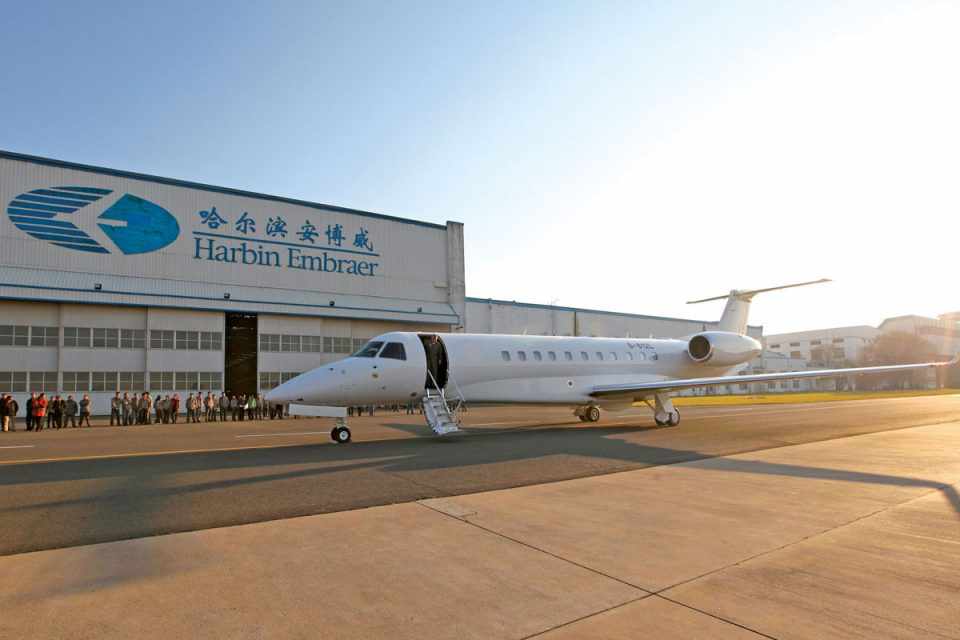 A Embraer já produziu o jatos Legacy 650 e o ERJ-145 na China (Divulgação)