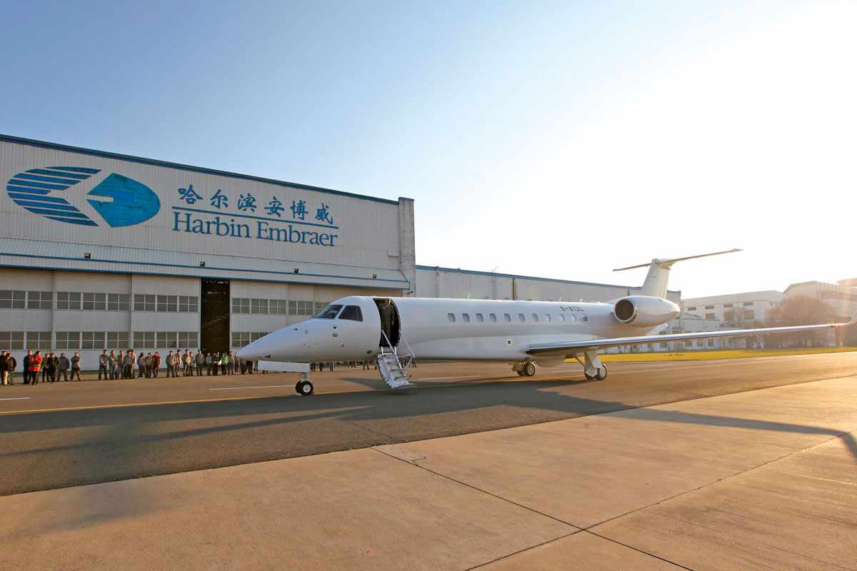 A Embraer já produziu o jatos Legacy 650 e o ERJ-145 na China (Divulgação)