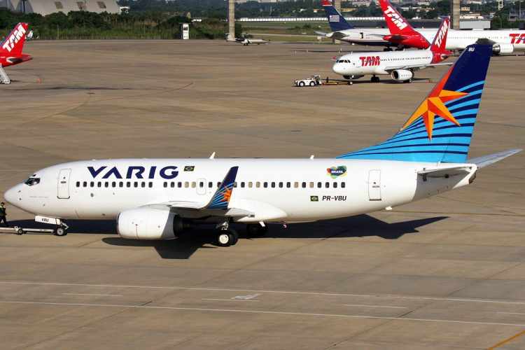 Já nas mãos da Gol, a "nova Varig" utilizou alguns 737 com uma nova pintura (Mutzair)