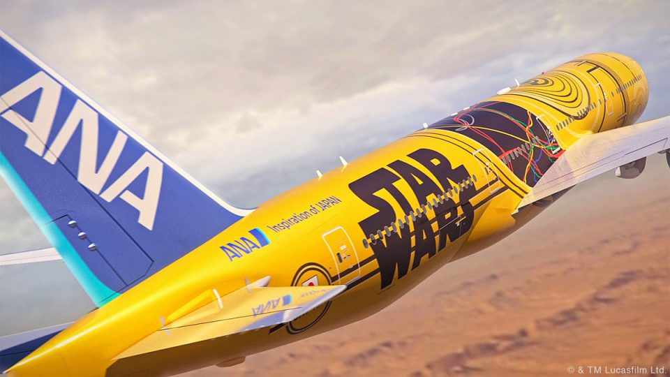 O Boeing 777 "C-3PO" é o quarto avião da ANA com pintura do Star Wars (Divulgação)