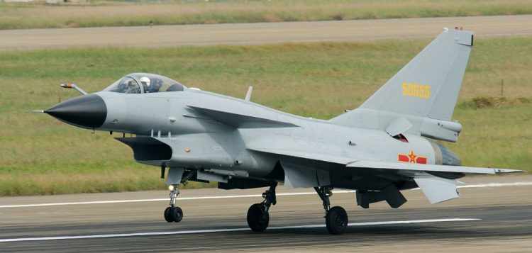 O Chengdu J-10 foi o primeiro caça desenvolvido totalmente na China (Divulgação)