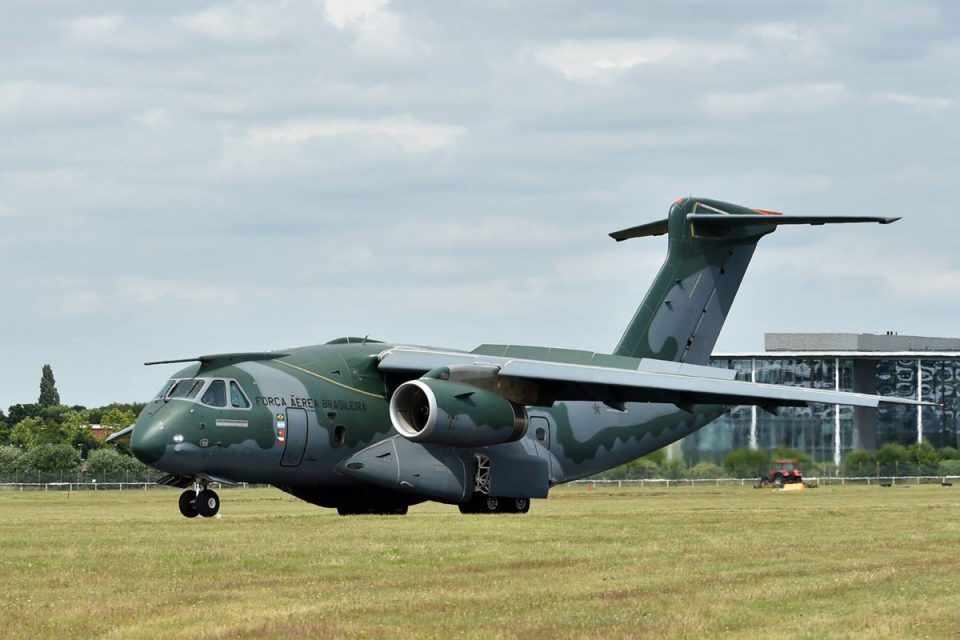 Essa é a primeira vez que o KC-390 participa de um festiva aéreo (Farnborough International Airshow)