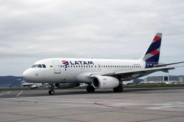 Vice-colocada no mercado doméstico, a Latam foi a empresa brasileira com mais passageiros em voos internacionais (Thiago Vinholes)