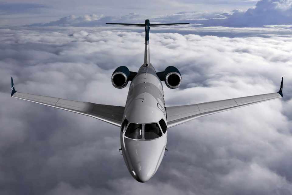 O Legacy 450 possui comandos totalmente automatizados, o chamado "full fly-by-wire" (Embraer)