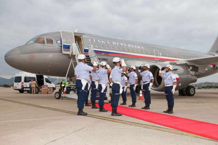 A comitiva da República Tcheca chegou de Airbus A320 (FAB)