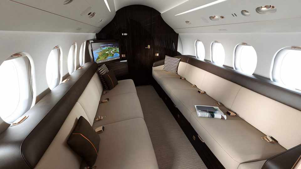 A "sala dos fundos" do Falcon 8X... (Divulgação)