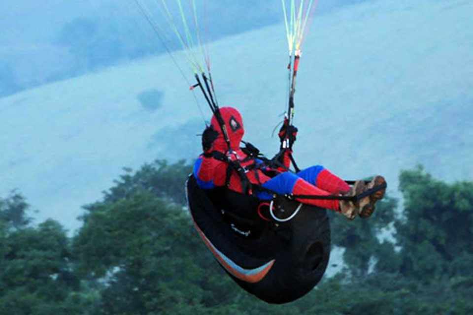 Quem falou que o Homem-Aranha não pode voar? (Divulgação)