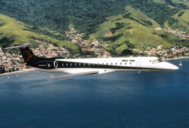Os primeiros jatos Legacy foram desenvolvidos a partir do jato comercial ERJ 145 (Embraer)