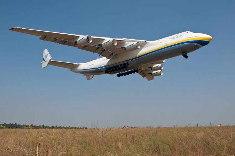 O AN-225 pode decolar com peso máximo de até 640 toneladas (Vasiliy Koba)