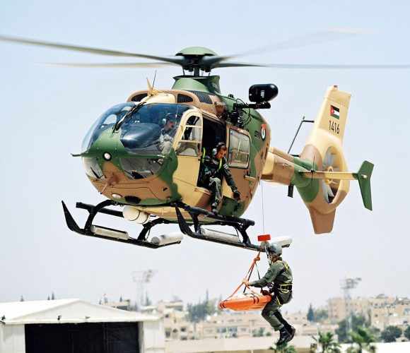 H135 das forças armadas do Kuwait, para missões de resgate (Airbus)