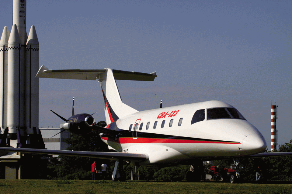 O Vector com matrícula PT-ZVE está preservado no MAB, em São José dos Campos (Embraer)