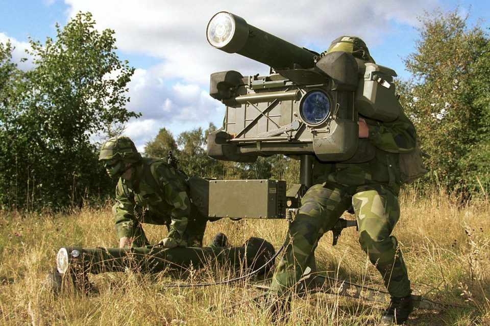 O míssil RBS 70 pode ser operado apenas por um soldado (SAAB)