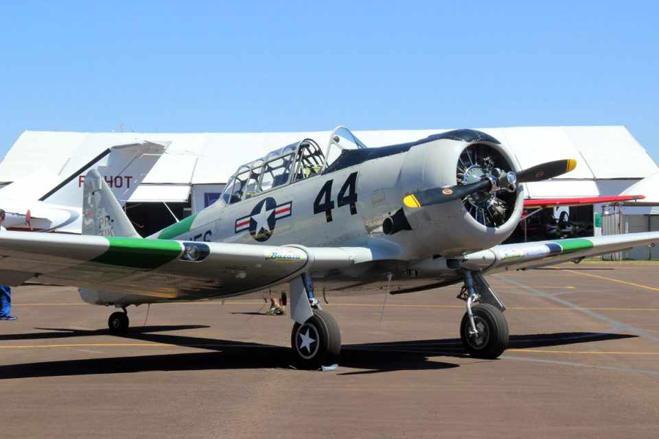 O veterano T-6 é um dos destaques do EAB Air Show (Thiago Vinholes)