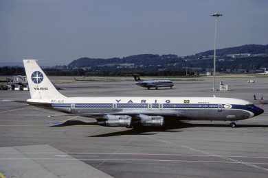O "PP-VJX" voou com a Varig até 1986; em seguida foi vendido a FAB (Domínio Público)