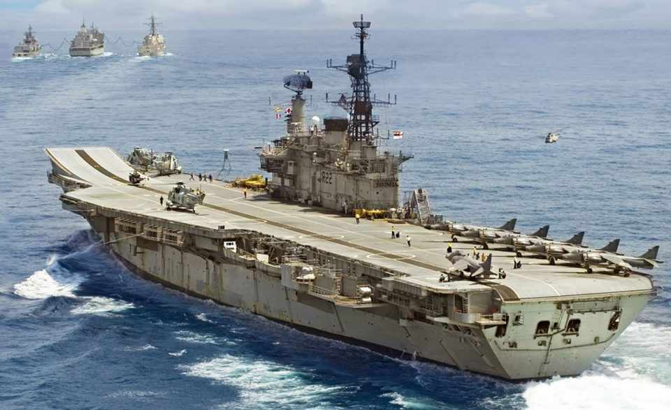 O Viraat foi o primeiro porta-aviões da Índia (Indian Navy)