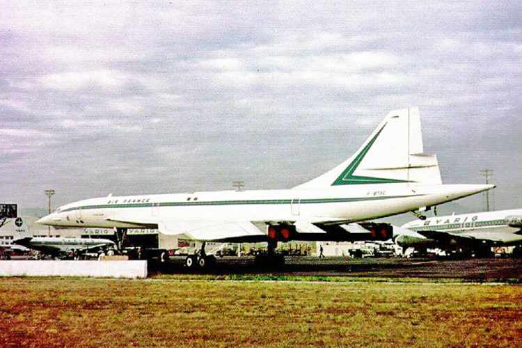 Concorde da Air France no aeroporto do Galeão em 1976 (Helio Mendes Salmon)