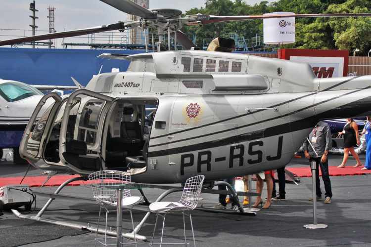 O Bell 407 GXP vem equipado com novos sistemas de aviônicos (Ricardo Meier)