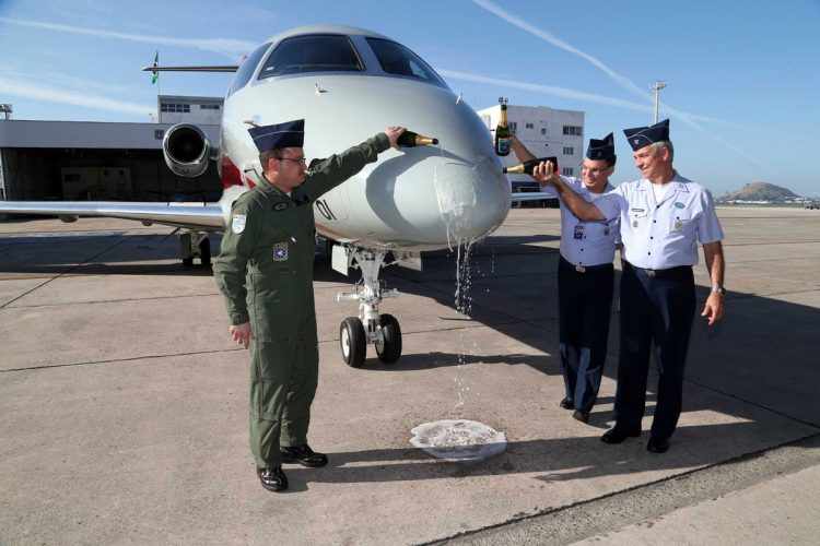 Batismo do primeiro IU-50, na base do GEIV, no Rio de Janeiro (DECEA)